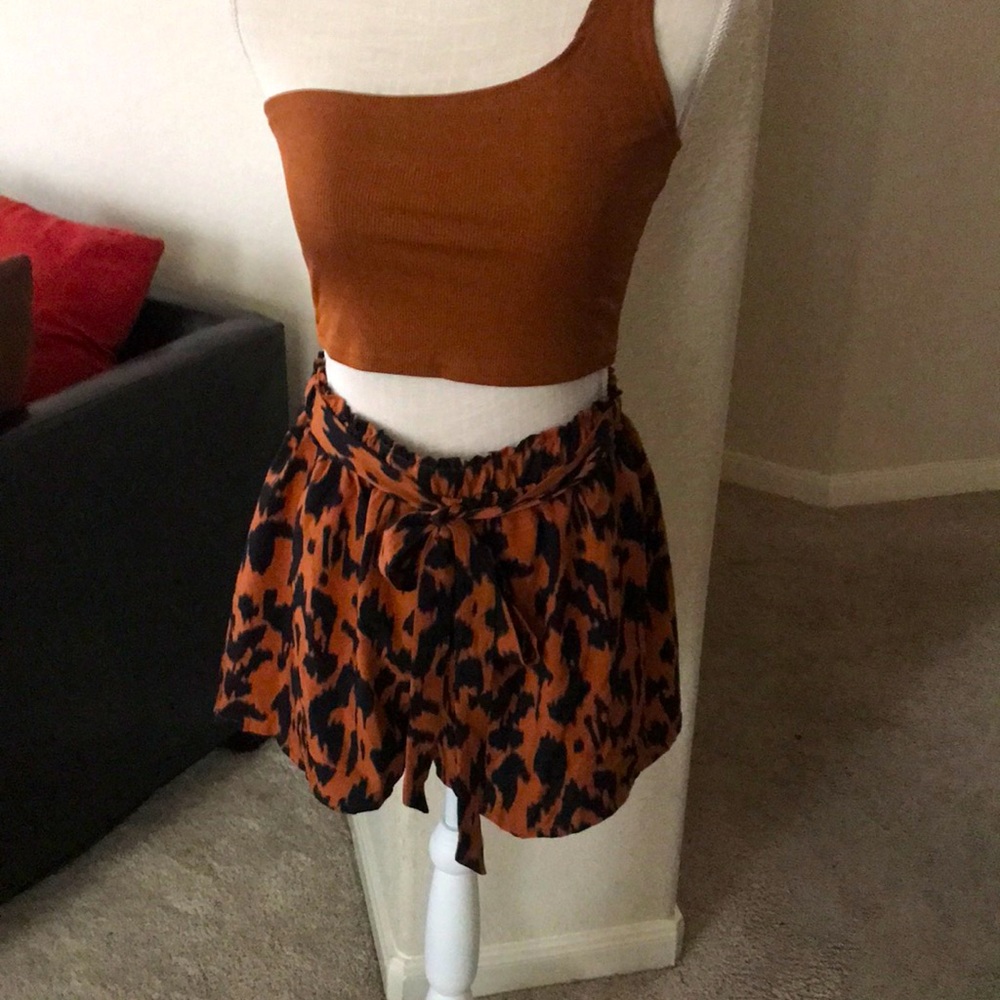 WOMEN'S  SHORTS SET